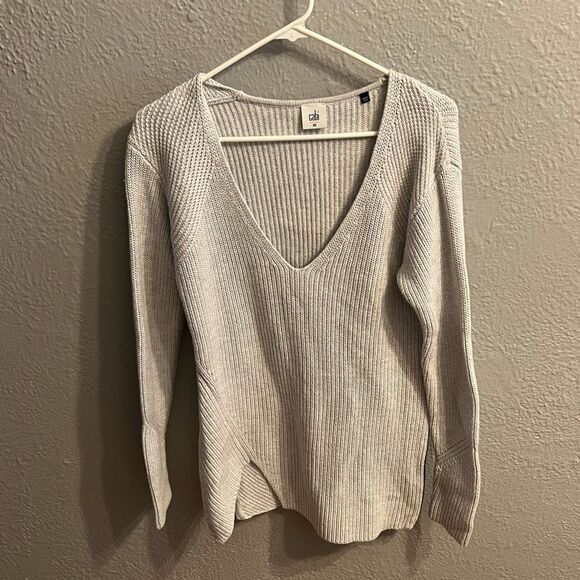 CAbi Sweaters - Women's Cabi Gray V-neck sweater oversized Size XS